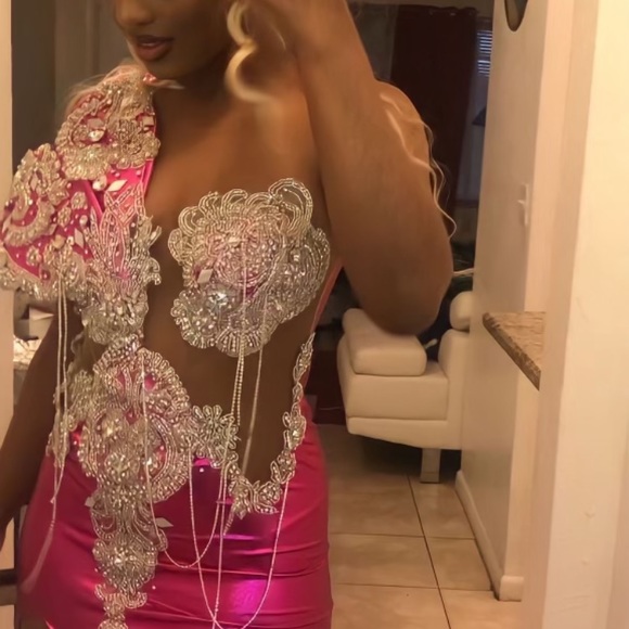 Long mermaid w/ a split dress - Picture 2 of 5